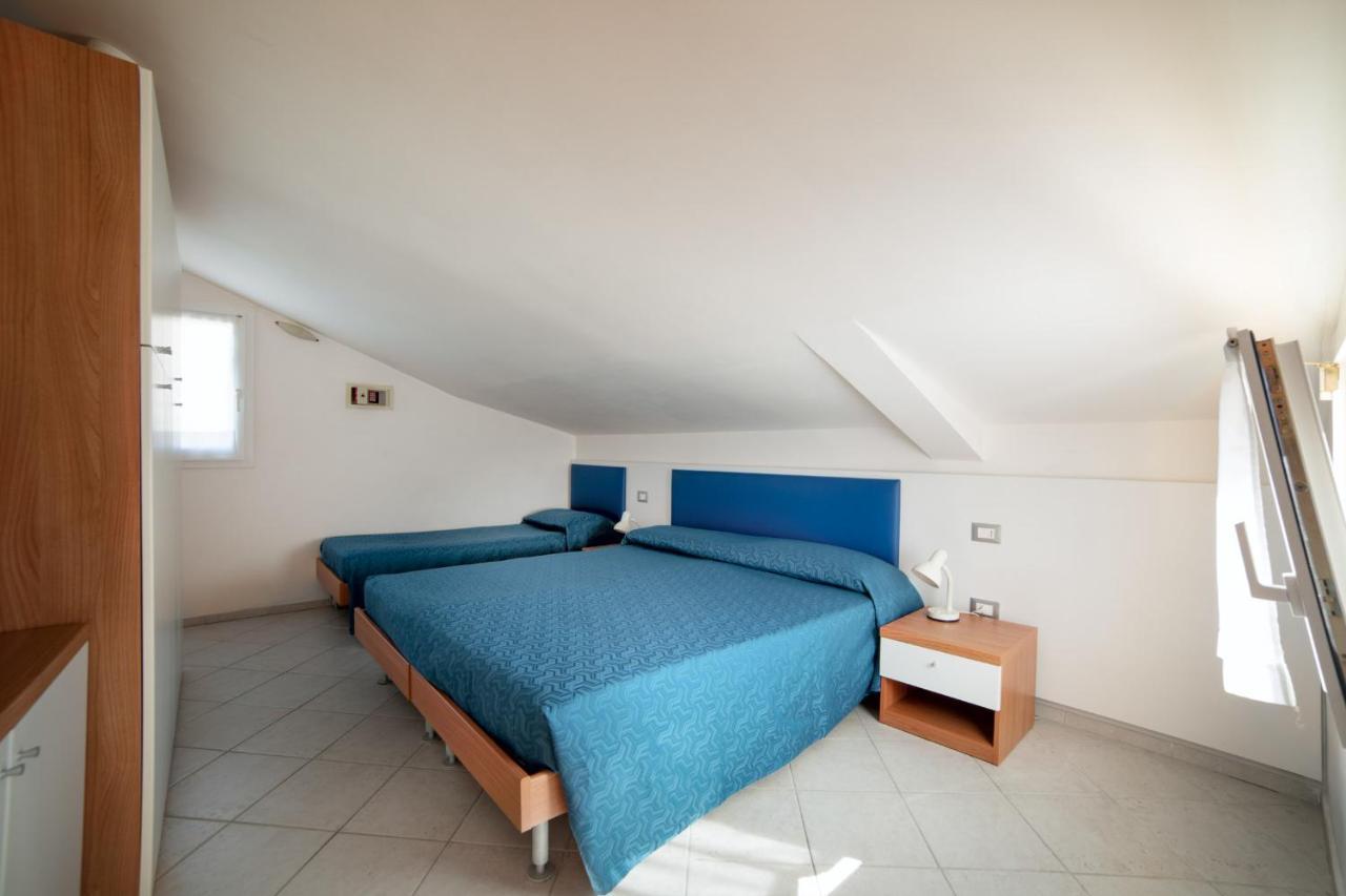 Rex Aparthotel 3*